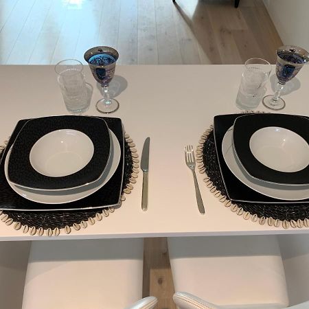 Appartamento New!! Luxury Avenida Da Liberdade Flat- With Rooftop And Pool Lisbona Esterno foto